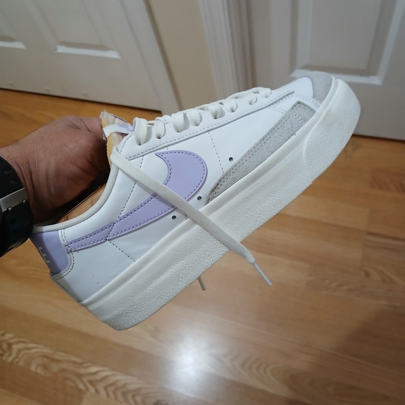 Nike Blazer Low 77 Platform/Streetwear Athletic Shoes Size 7.5 for Women - Picture 3 of 12